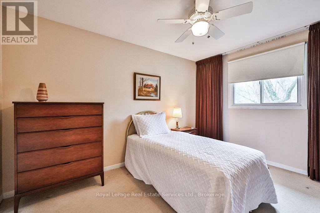 












518 MAPLE AVENUE

,
Oakville (OO Old Oakville),




Ontario
L6J2J4

