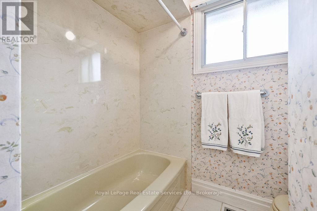 












518 MAPLE AVENUE

,
Oakville (OO Old Oakville),




Ontario
L6J2J4

