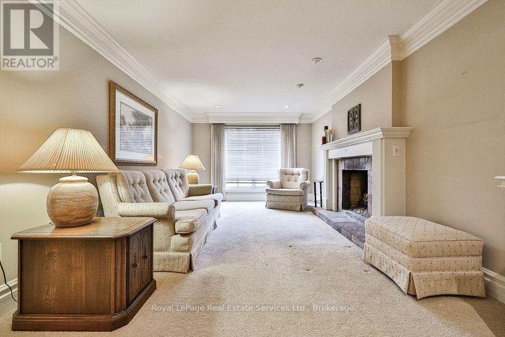 












518 MAPLE AVENUE

,
Oakville (OO Old Oakville),




Ontario
L6J2J4

