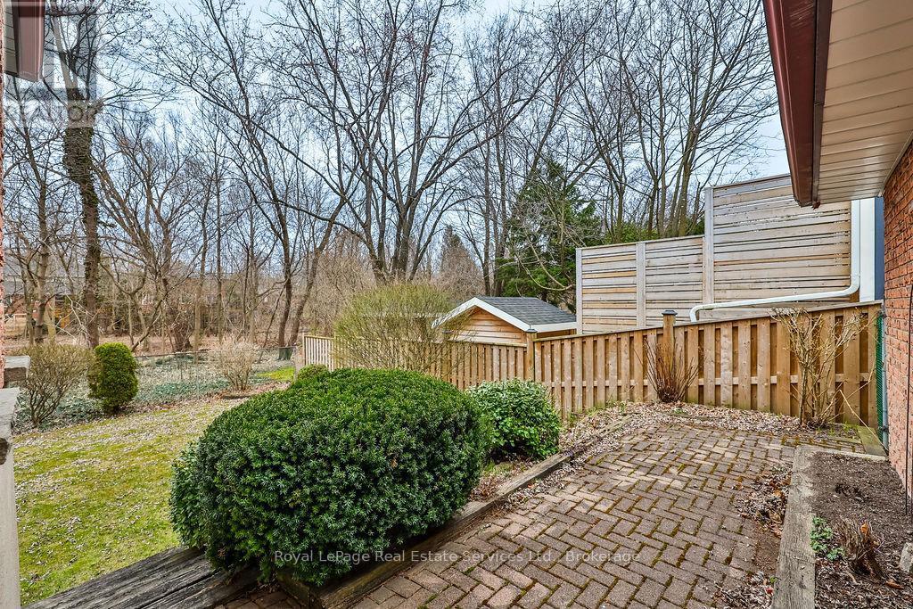 












518 MAPLE AVENUE

,
Oakville (OO Old Oakville),




Ontario
L6J2J4

