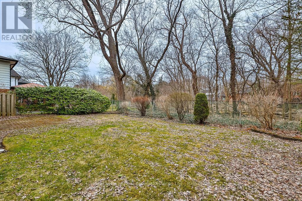 












518 MAPLE AVENUE

,
Oakville (OO Old Oakville),




Ontario
L6J2J4

