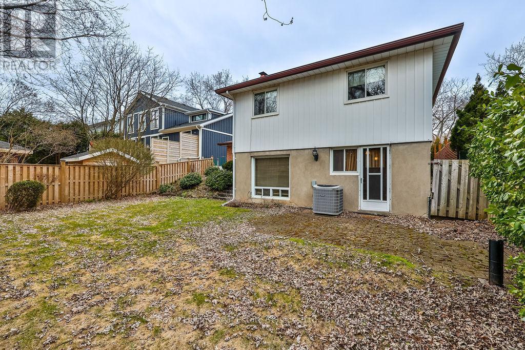 












518 MAPLE AVENUE

,
Oakville (OO Old Oakville),




Ontario
L6J2J4

