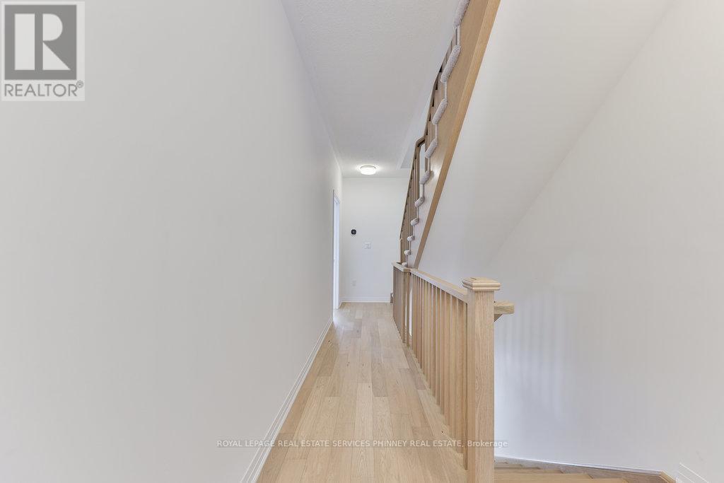 












9 CROWN GATE

,
Oakville,




Ontario
L6M0W8

