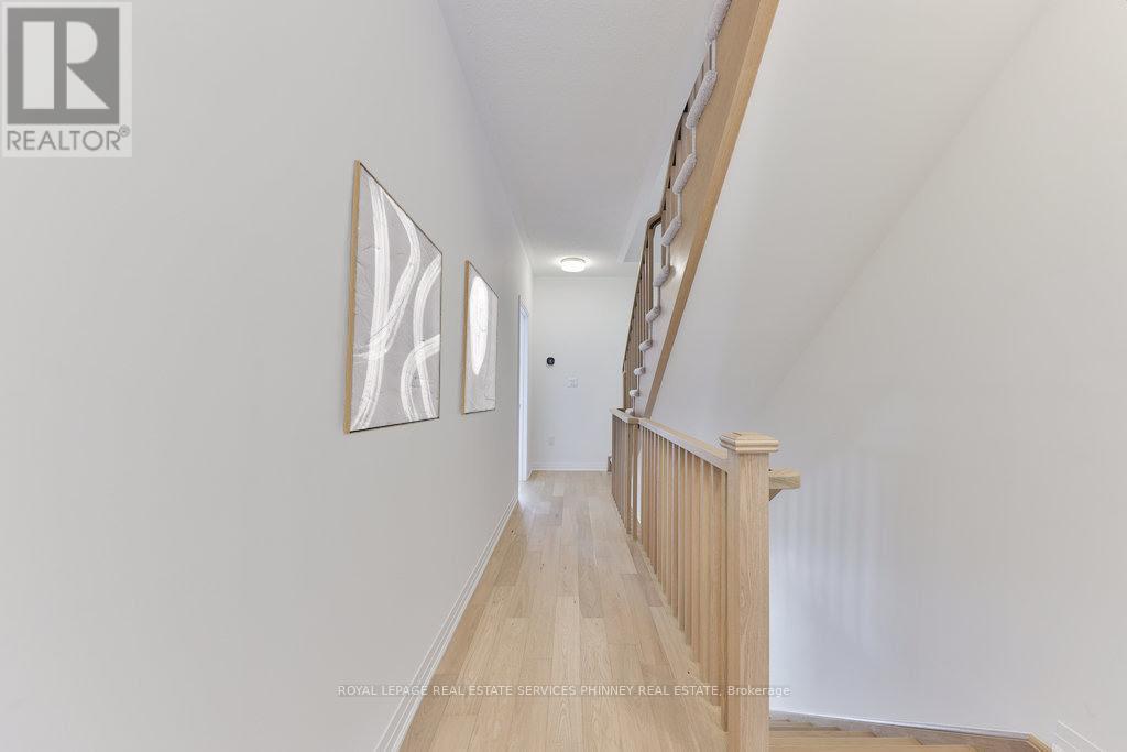 












9 CROWN GATE

,
Oakville,




Ontario
L6M0W8

