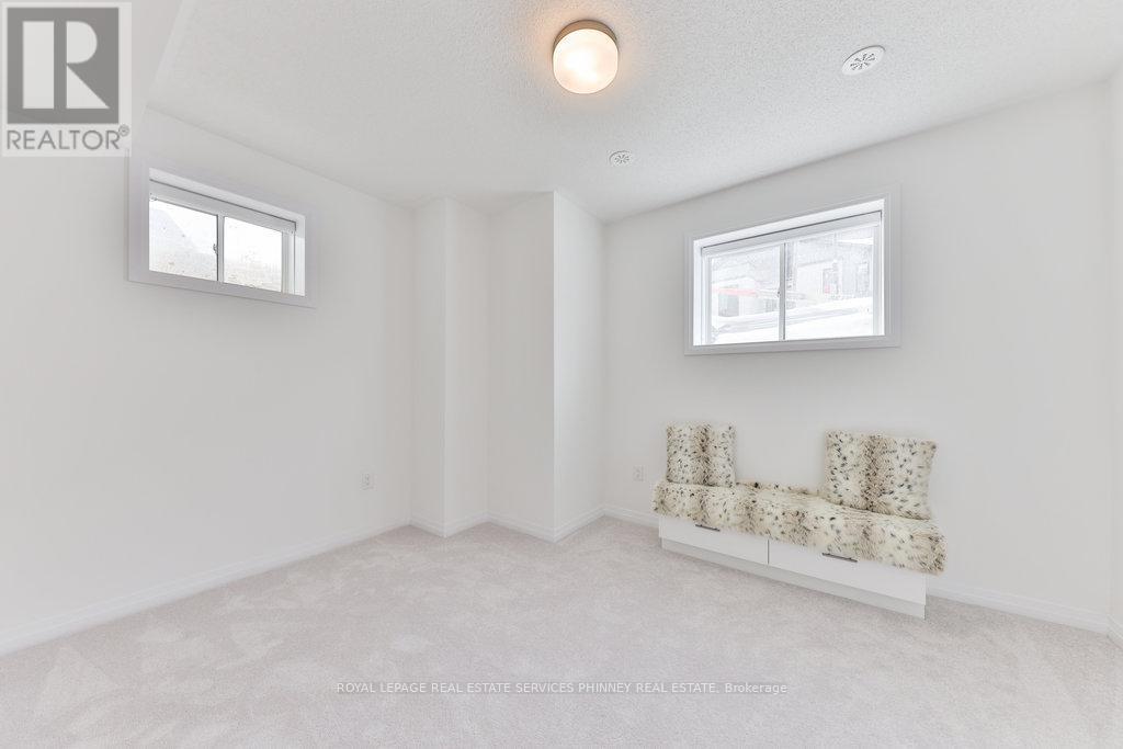 












9 CROWN GATE

,
Oakville,




Ontario
L6M0W8

