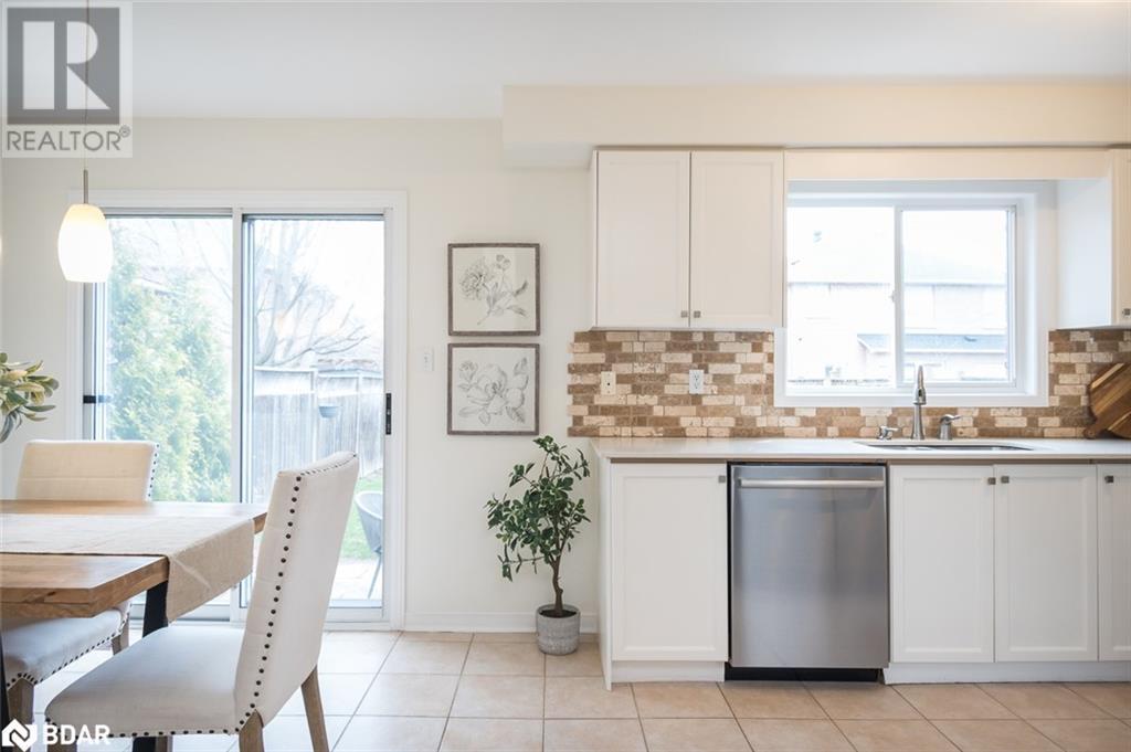 












217 FITZGERALD Crescent

,
Milton,




Ontario
L9T5Y5

