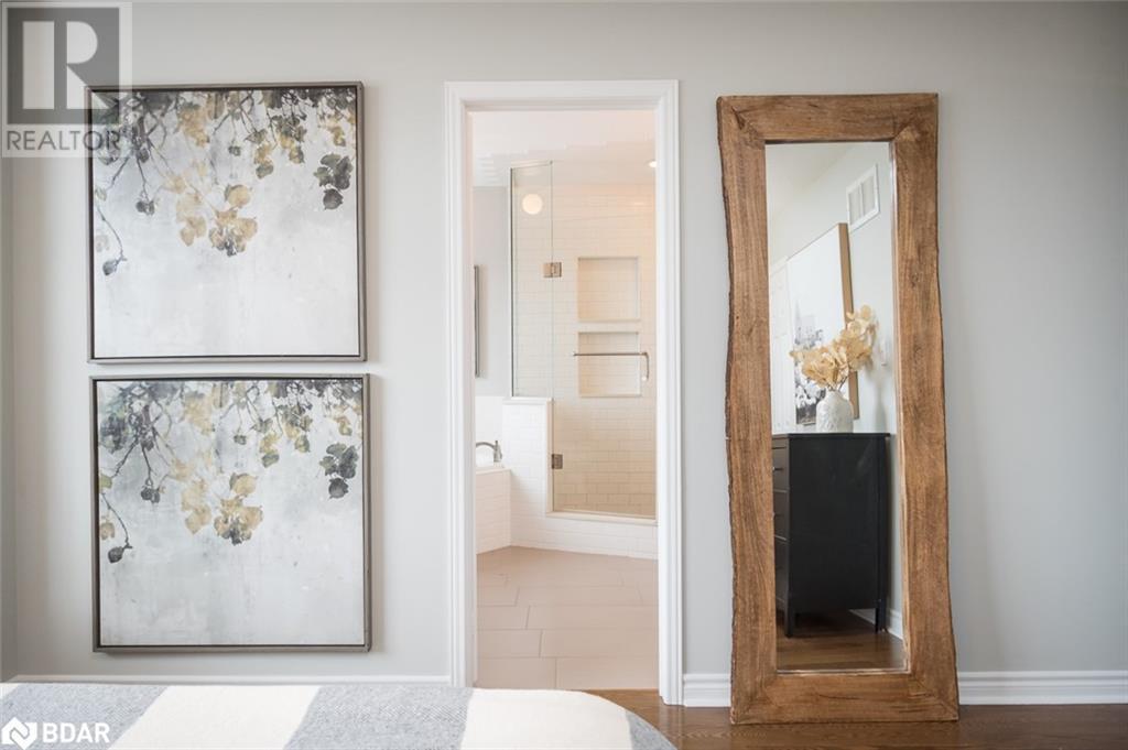 












217 FITZGERALD Crescent

,
Milton,




Ontario
L9T5Y5

