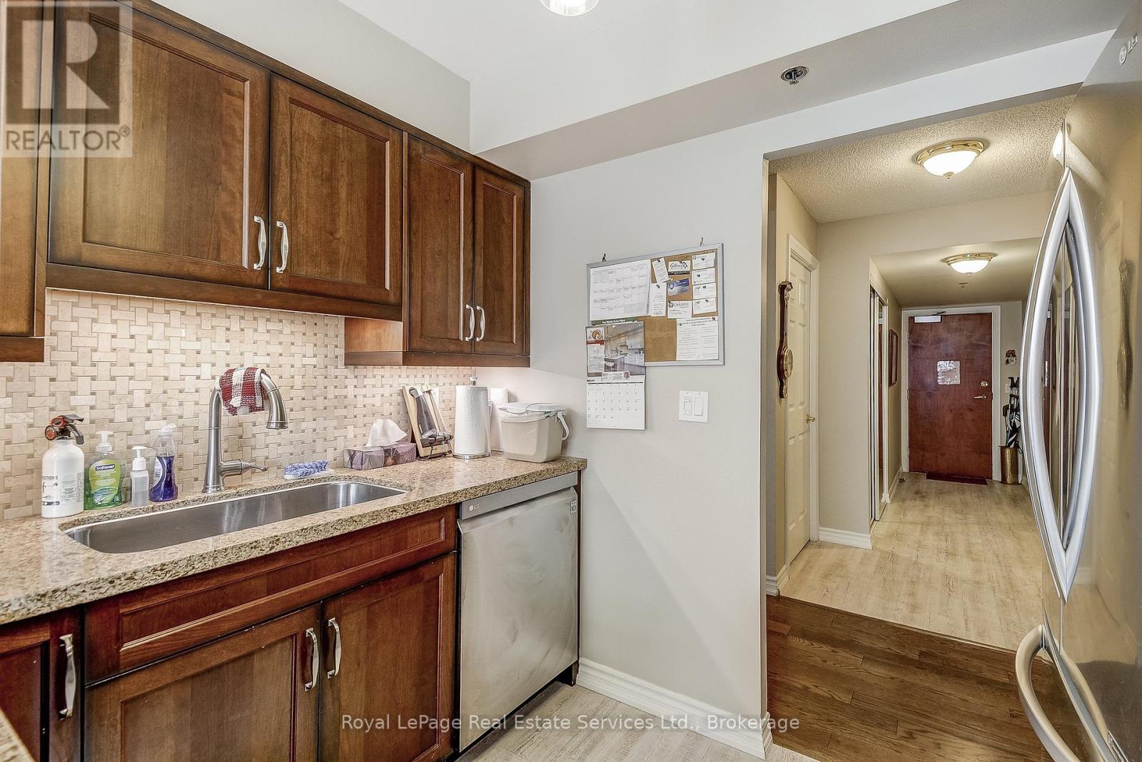 












2212 - 100 BURLOAK DRIVE

,
Burlington (Appleby),




Ontario
L7L6P6

