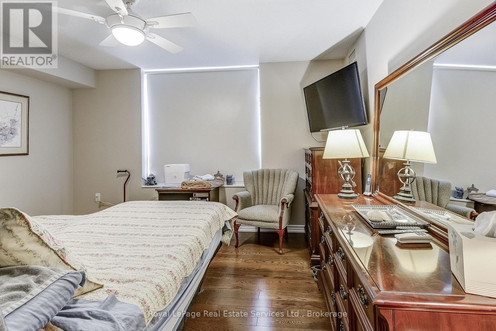 












2212 - 100 BURLOAK DRIVE

,
Burlington (Appleby),




Ontario
L7L6P6

