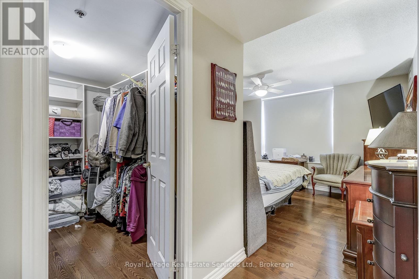 












2212 - 100 BURLOAK DRIVE

,
Burlington (Appleby),




Ontario
L7L6P6

