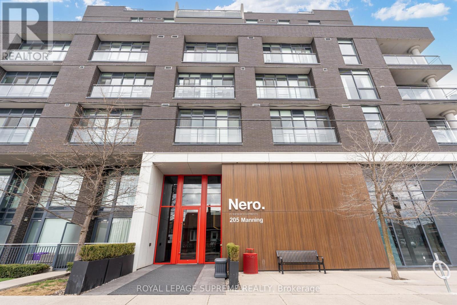 












207 - 205 MANNING AVENUE

,
Toronto,




Ontario
M6J0E2

