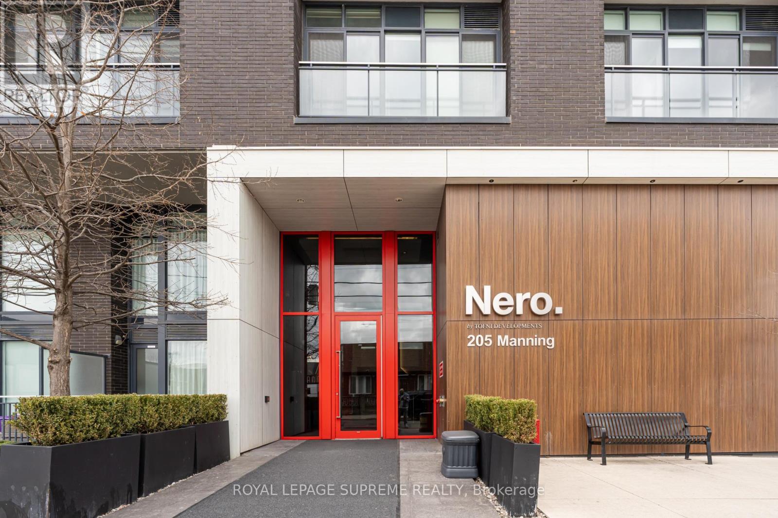 












207 - 205 MANNING AVENUE

,
Toronto,




Ontario
M6J0E2

