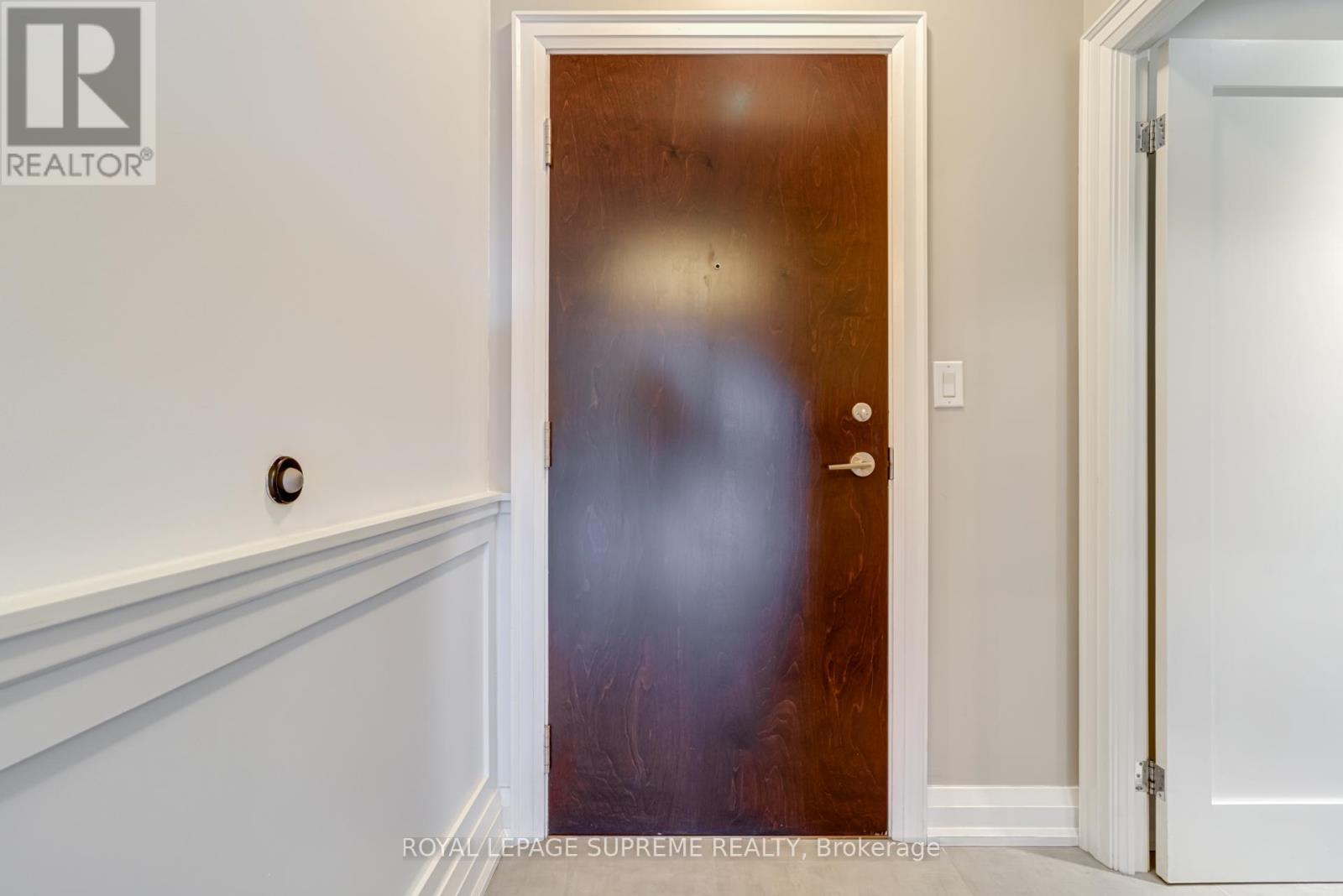 












207 - 205 MANNING AVENUE

,
Toronto,




Ontario
M6J0E2

