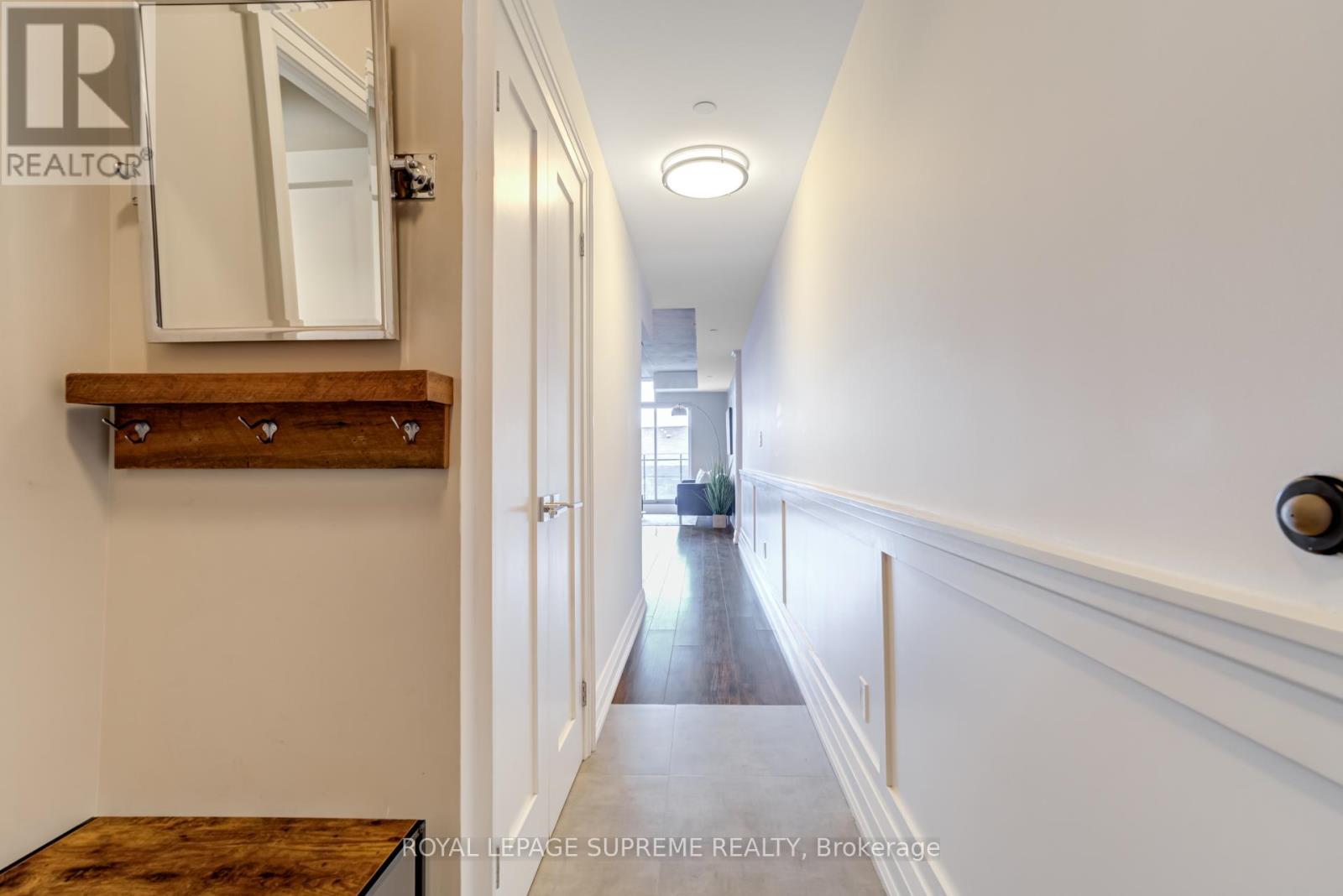 












207 - 205 MANNING AVENUE

,
Toronto,




Ontario
M6J0E2

