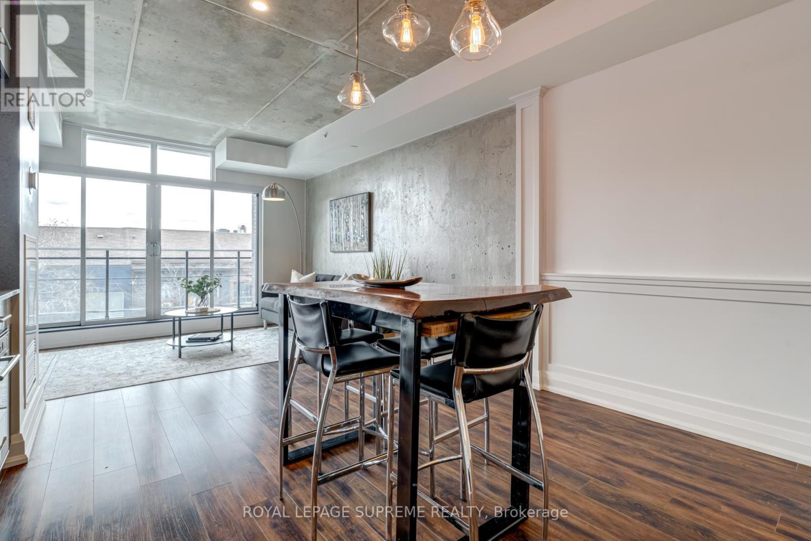 












207 - 205 MANNING AVENUE

,
Toronto,




Ontario
M6J0E2


