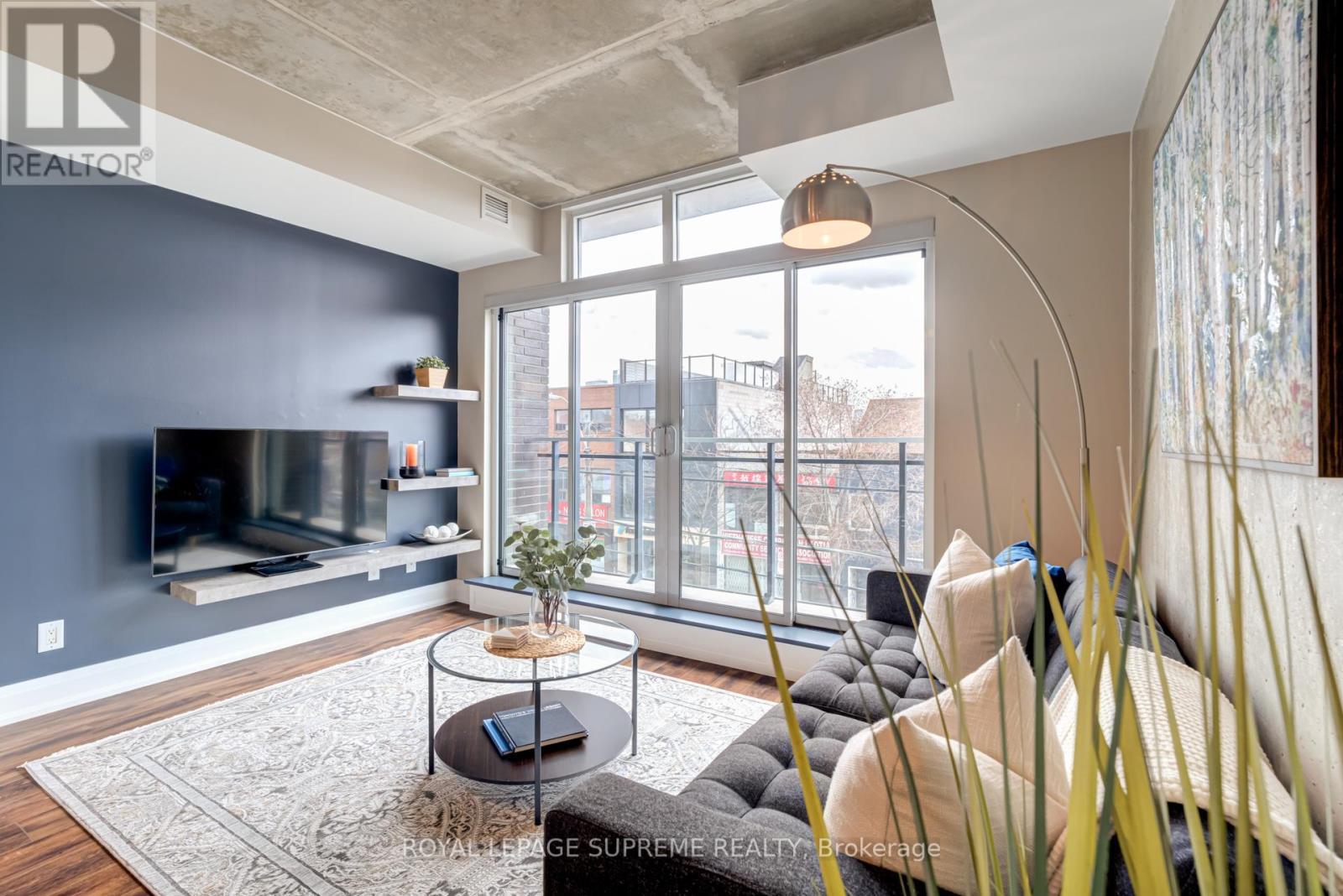 












207 - 205 MANNING AVENUE

,
Toronto,




Ontario
M6J0E2

