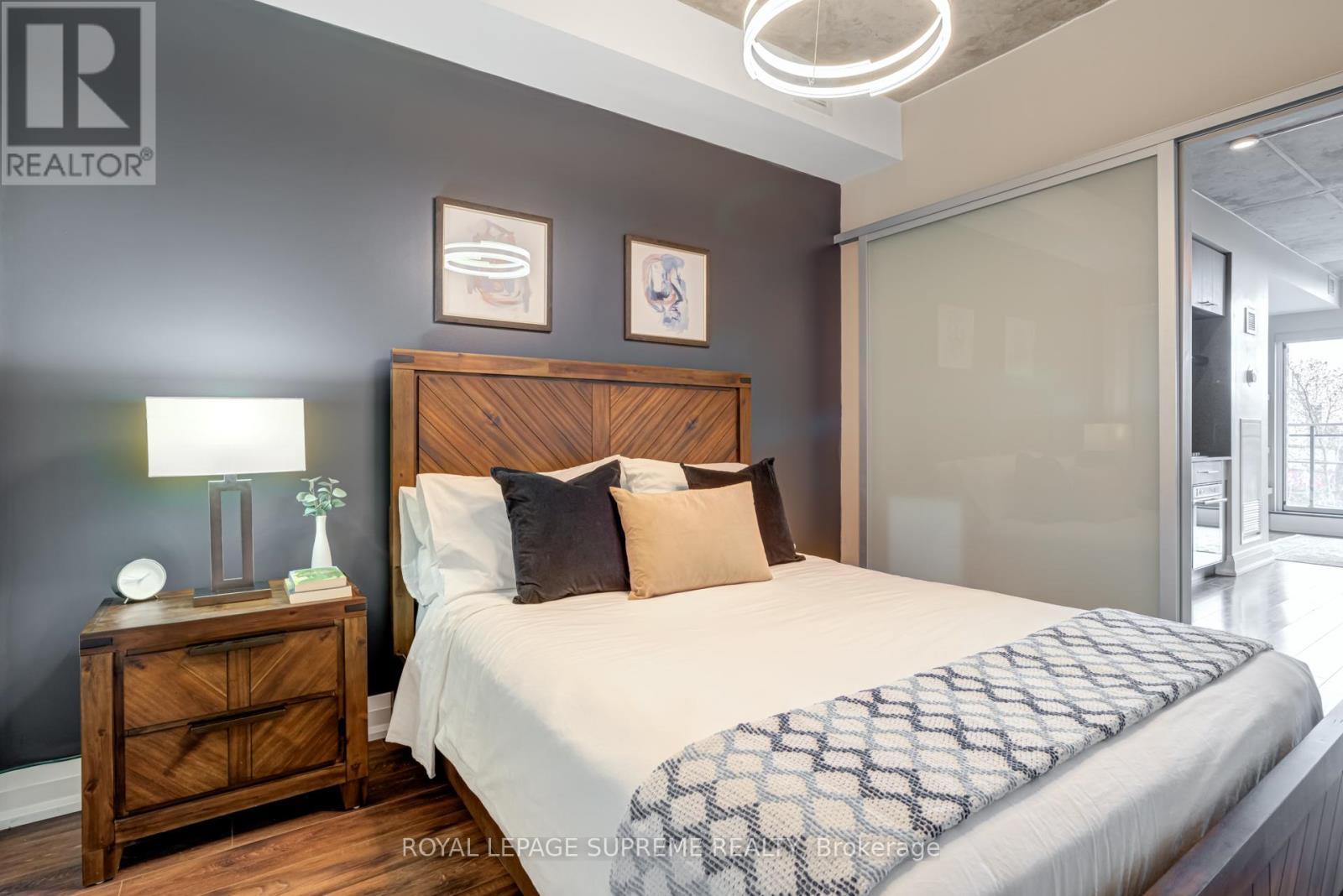 












207 - 205 MANNING AVENUE

,
Toronto,




Ontario
M6J0E2

