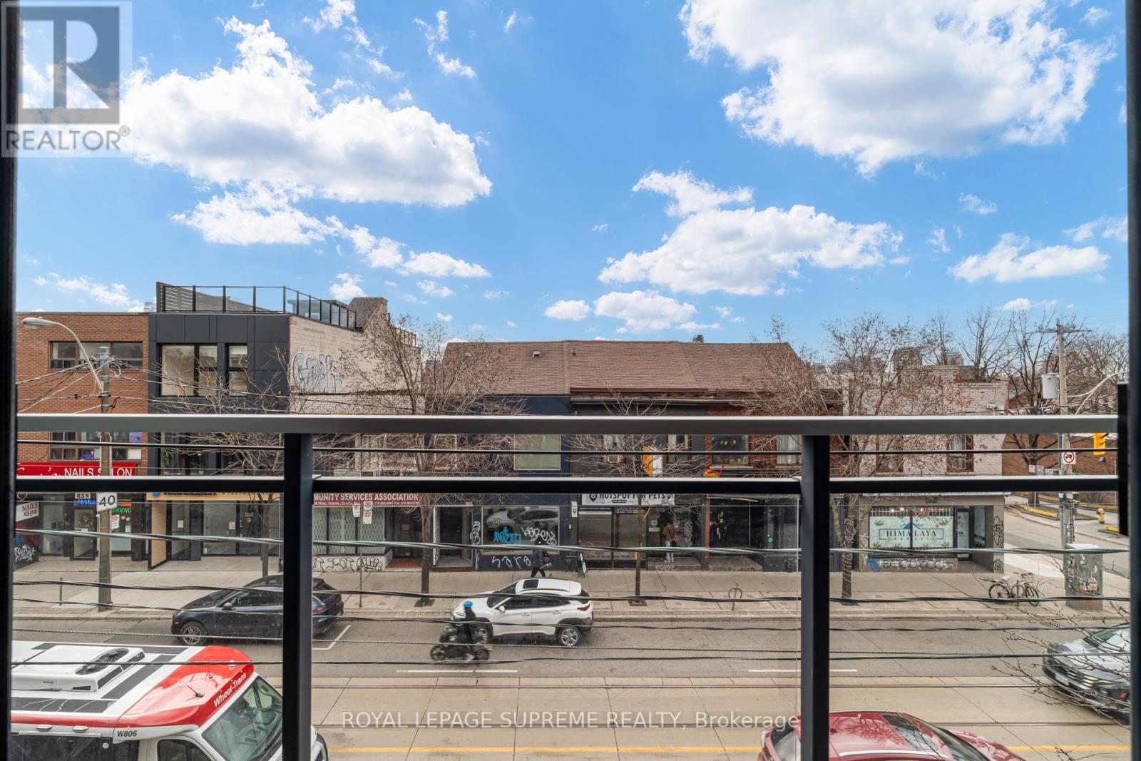 












207 - 205 MANNING AVENUE

,
Toronto,




Ontario
M6J0E2

