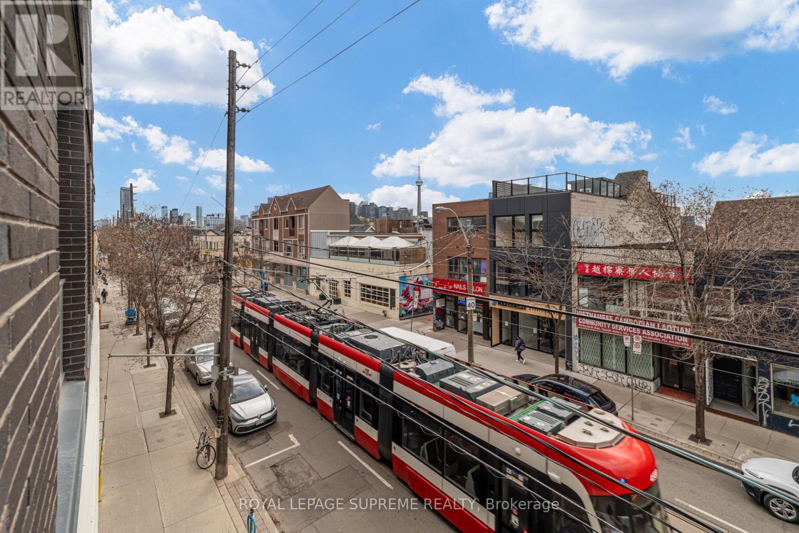 












207 - 205 MANNING AVENUE

,
Toronto,




Ontario
M6J0E2

