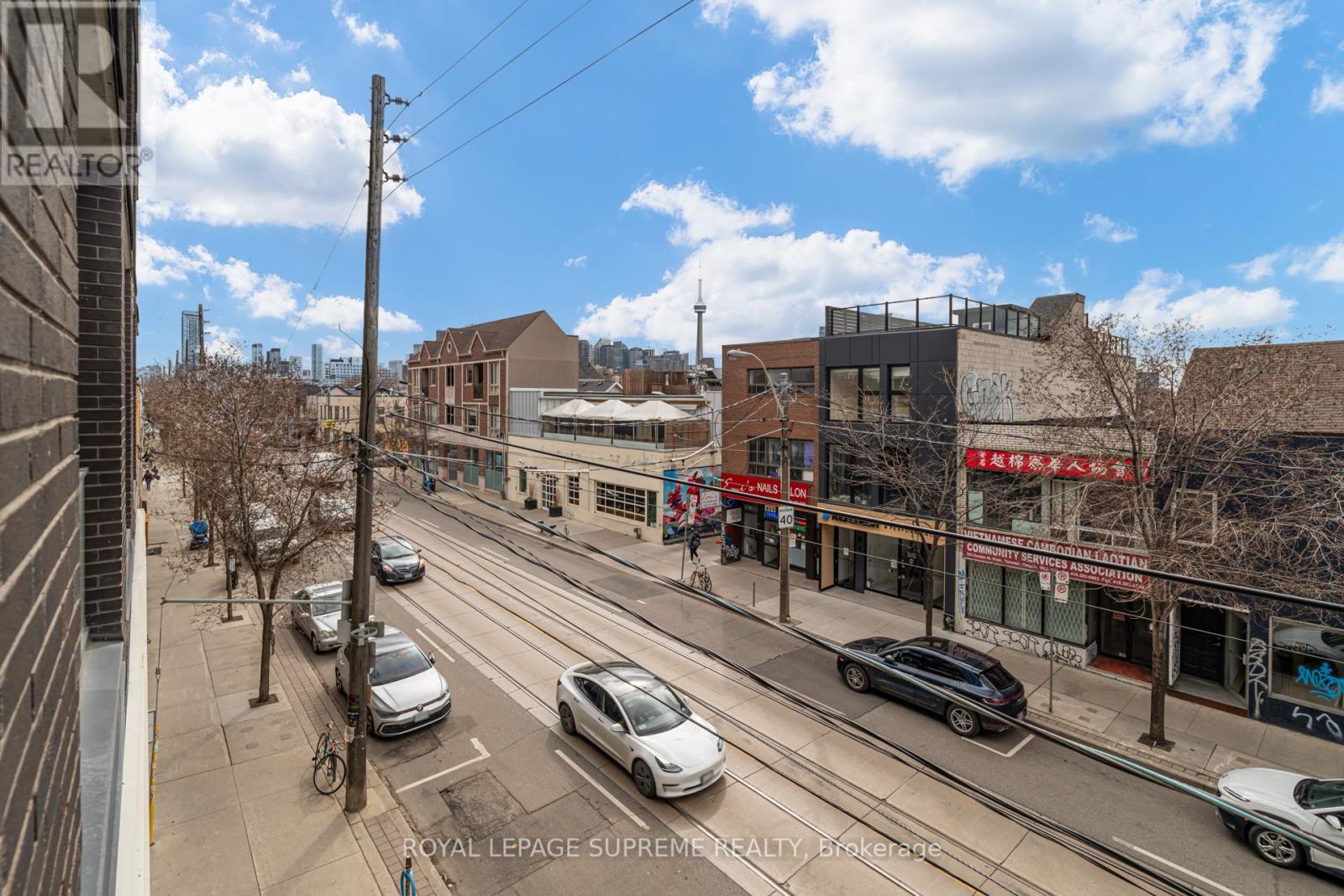 












207 - 205 MANNING AVENUE

,
Toronto,




Ontario
M6J0E2

