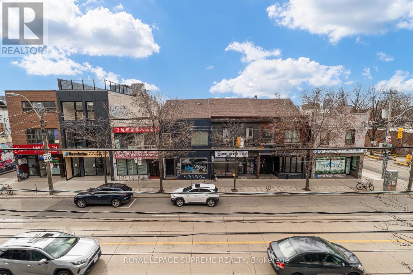 












207 - 205 MANNING AVENUE

,
Toronto,




Ontario
M6J0E2

