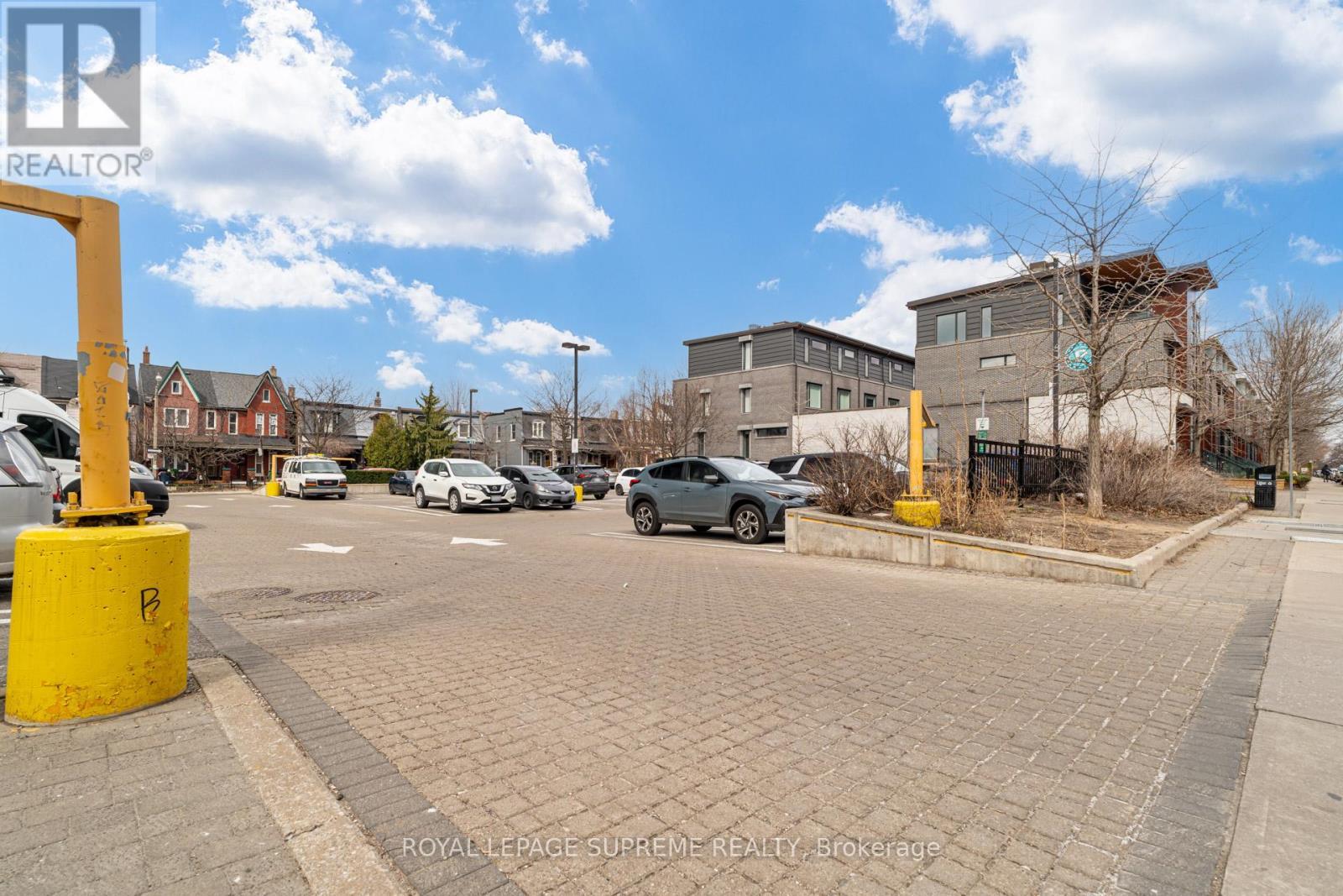 












207 - 205 MANNING AVENUE

,
Toronto,




Ontario
M6J0E2

