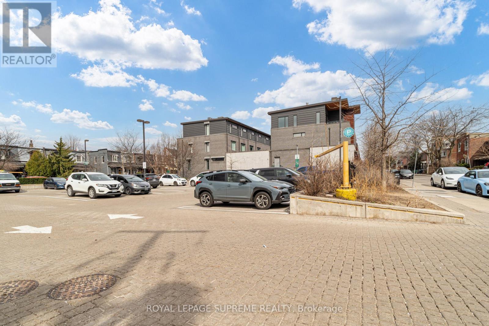 












207 - 205 MANNING AVENUE

,
Toronto,




Ontario
M6J0E2

