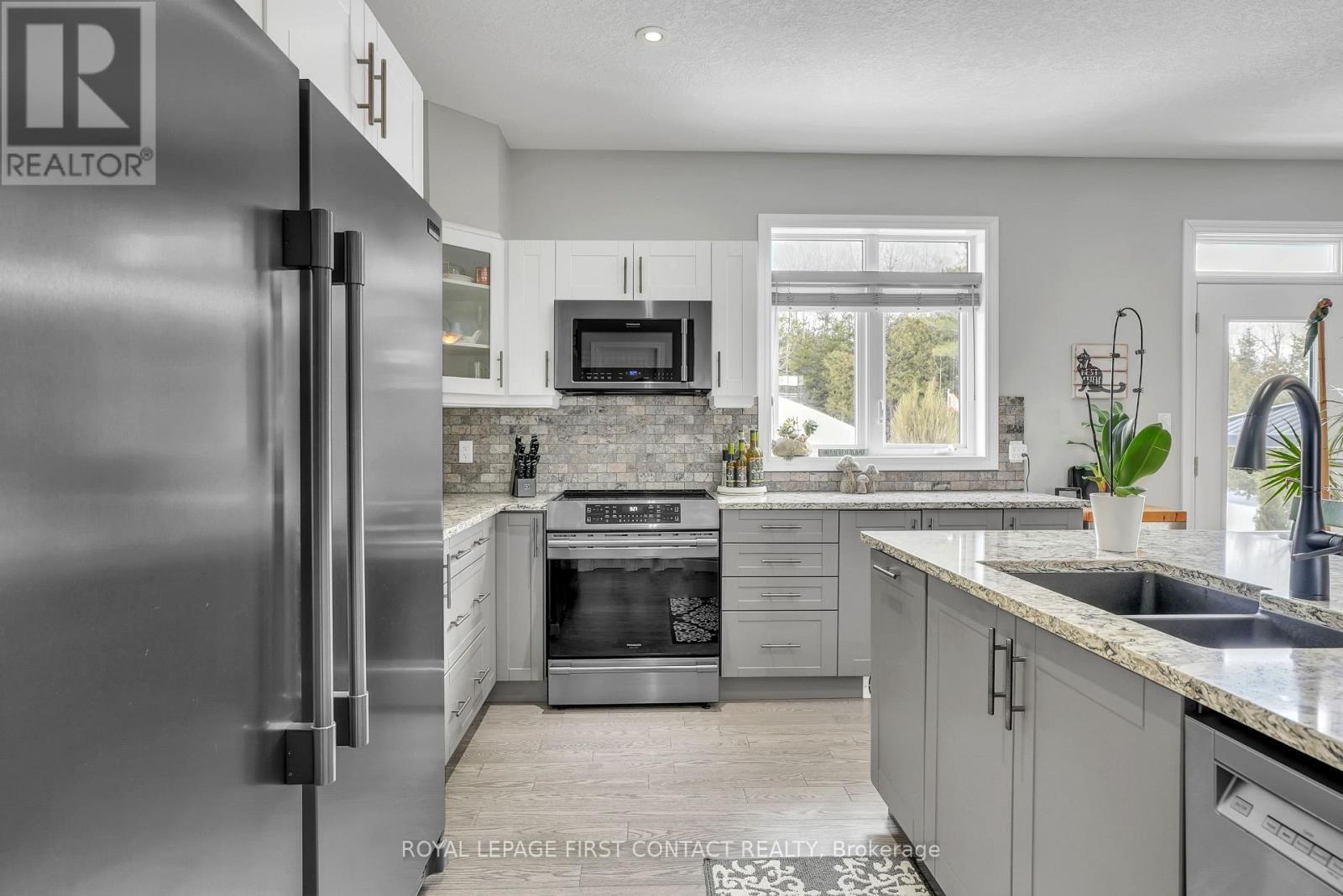 












5 CHARLIE RAWSON BOULEVARD

,
Tay,




Ontario
L0K2A0

