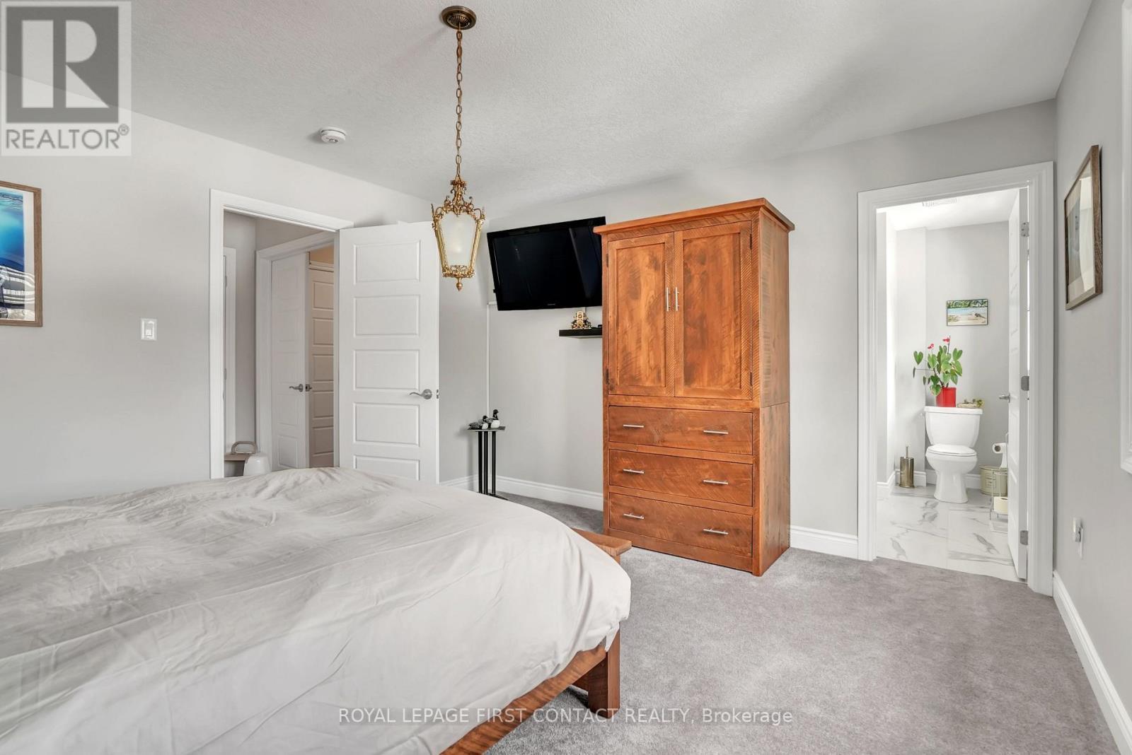












5 CHARLIE RAWSON BOULEVARD

,
Tay,




Ontario
L0K2A0

