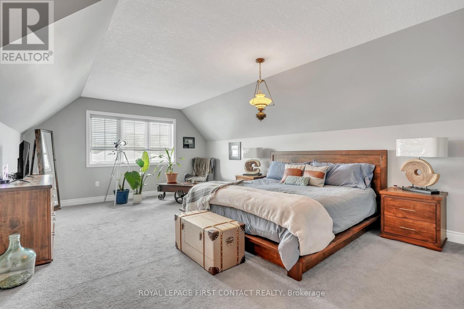 












5 CHARLIE RAWSON BOULEVARD

,
Tay,




Ontario
L0K2A0

