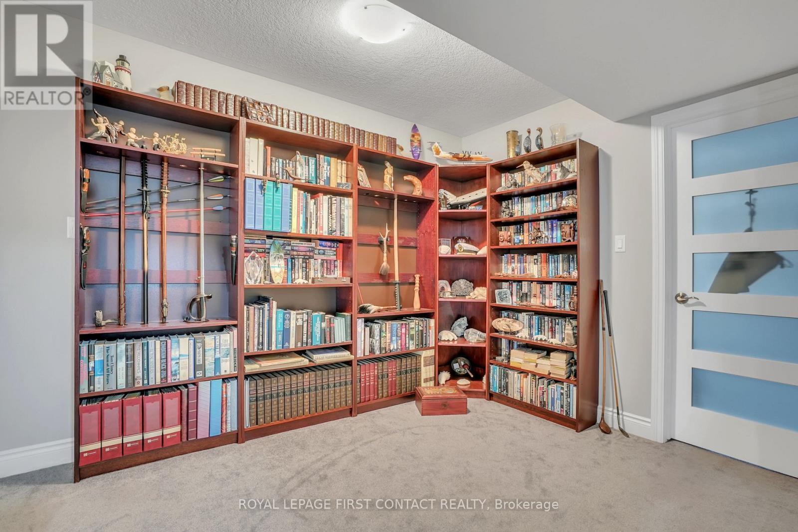 












5 CHARLIE RAWSON BOULEVARD

,
Tay,




Ontario
L0K2A0

