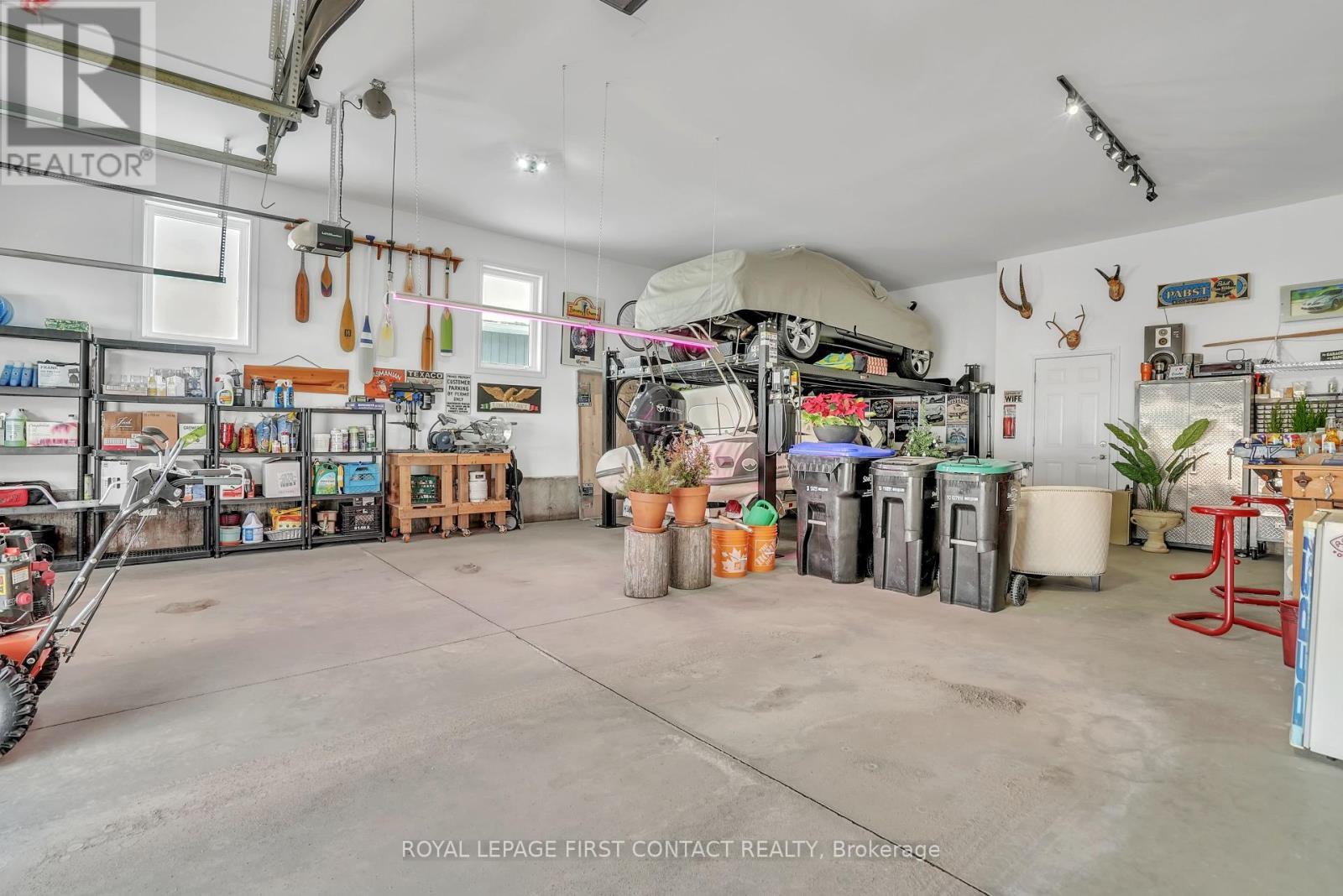 












5 CHARLIE RAWSON BOULEVARD

,
Tay,




Ontario
L0K2A0

