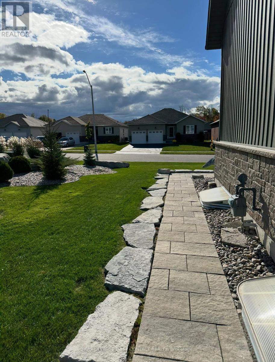 












5 CHARLIE RAWSON BOULEVARD

,
Tay,




Ontario
L0K2A0

