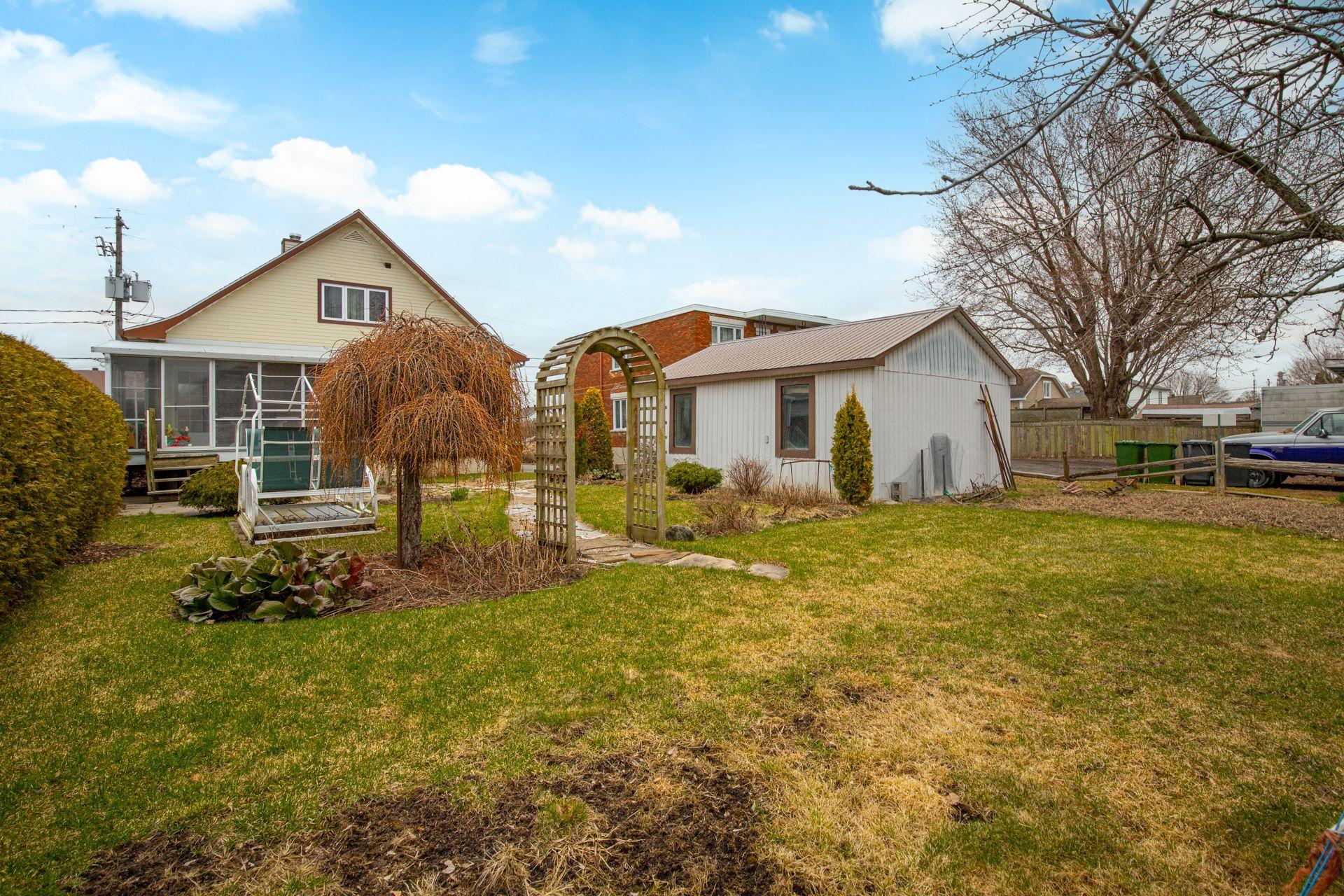 









14375


Av. Lambert-Grenier

,
Saint-Hyacinthe,




QC
J2R1M2

