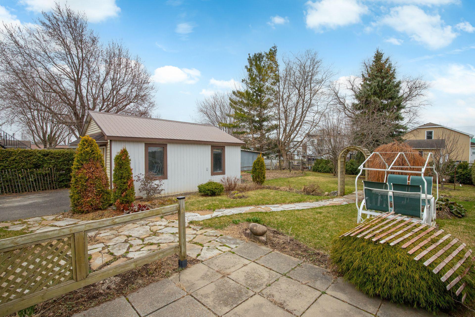 









14375


Av. Lambert-Grenier

,
Saint-Hyacinthe,




QC
J2R1M2

