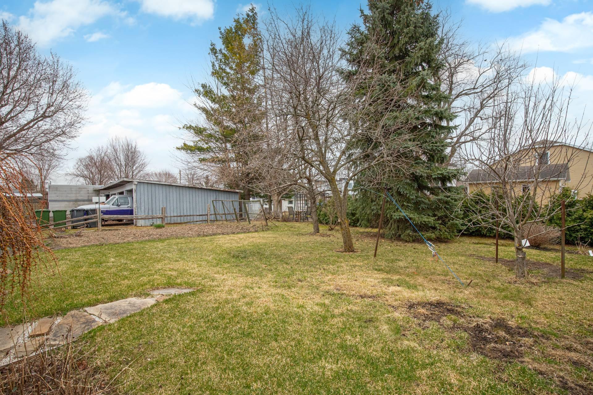 









14375


Av. Lambert-Grenier

,
Saint-Hyacinthe,




QC
J2R1M2

