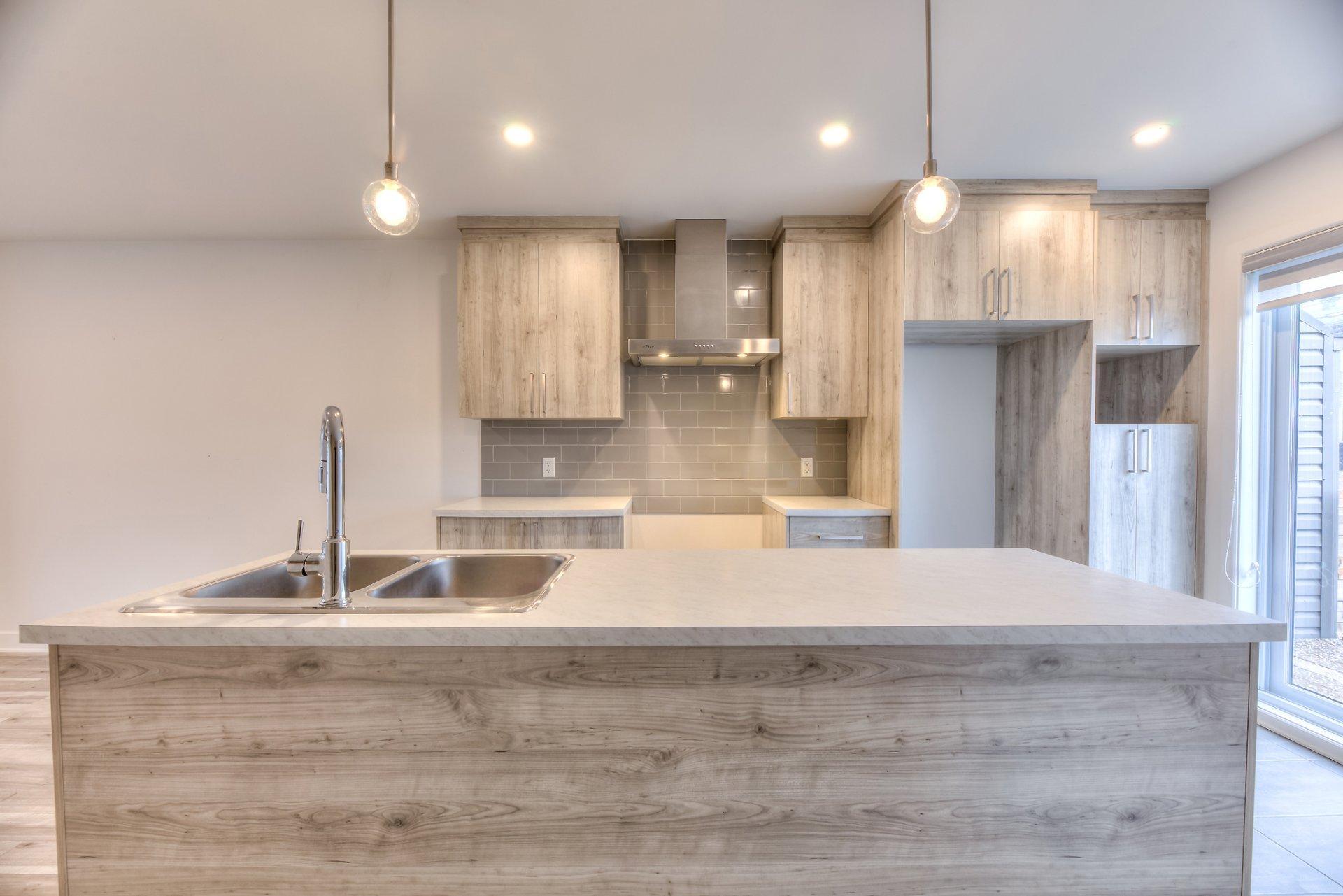 









56


Rue Morell

, 2,
Beauharnois,




QC
H8N1M6

