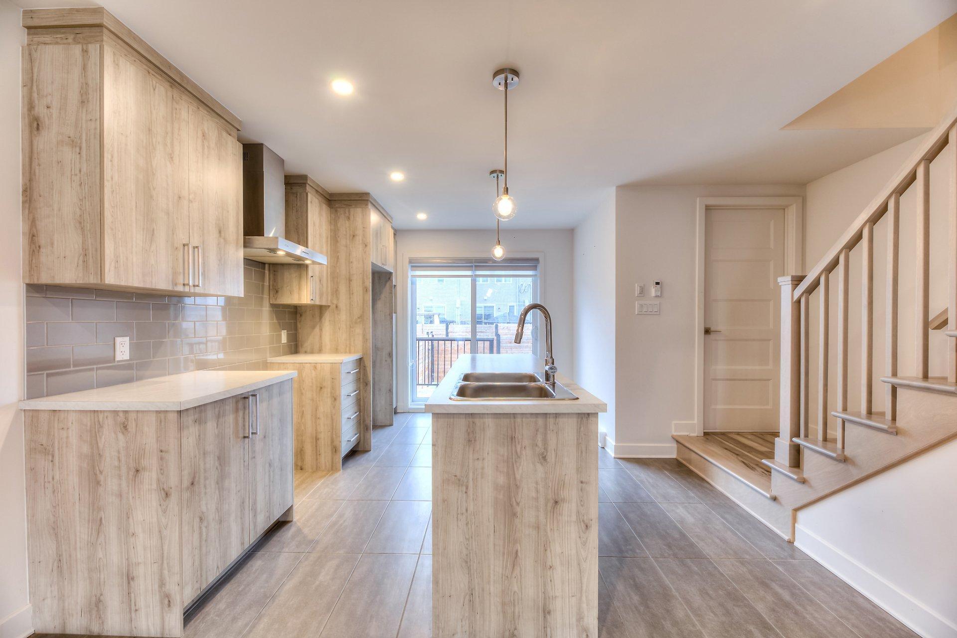 









56


Rue Morell

, 2,
Beauharnois,




QC
H8N1M6

