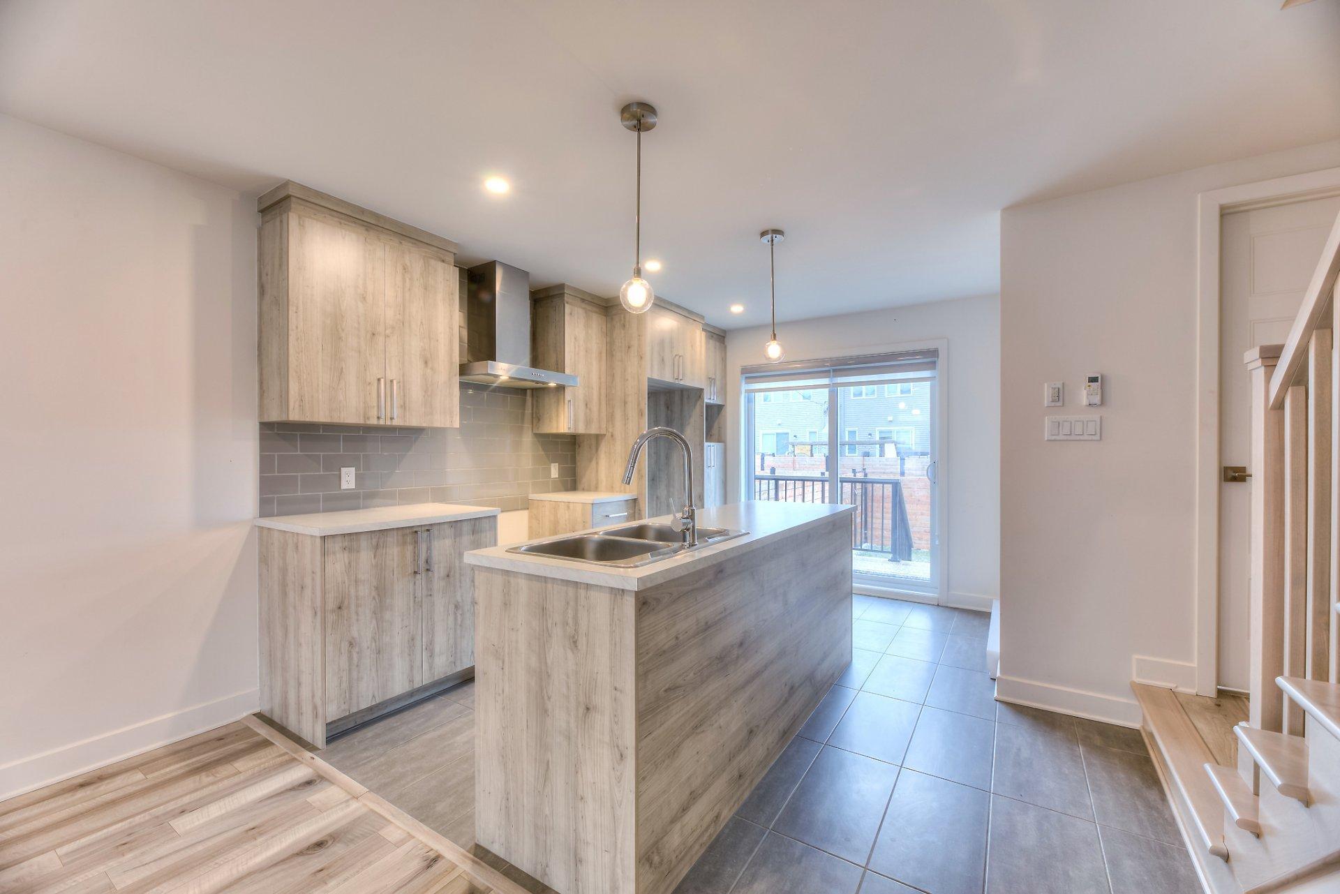 









56


Rue Morell

, 2,
Beauharnois,




QC
H8N1M6

