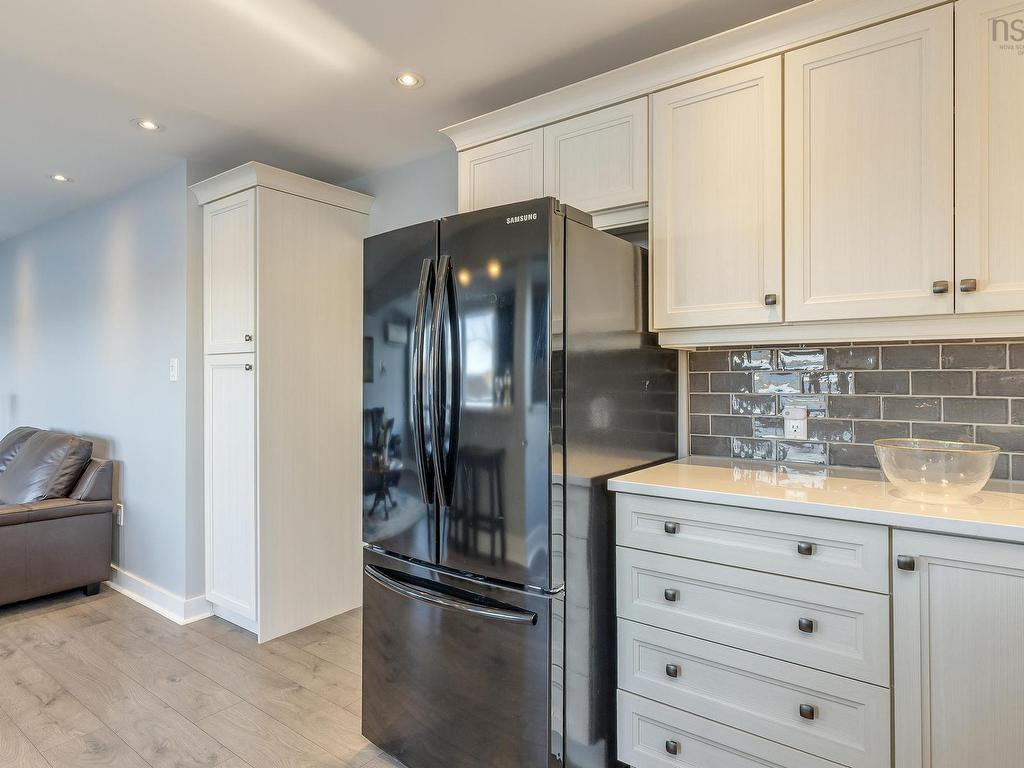 












395 Waverley Road

,
Dartmouth,




NS
B2X 2E7

