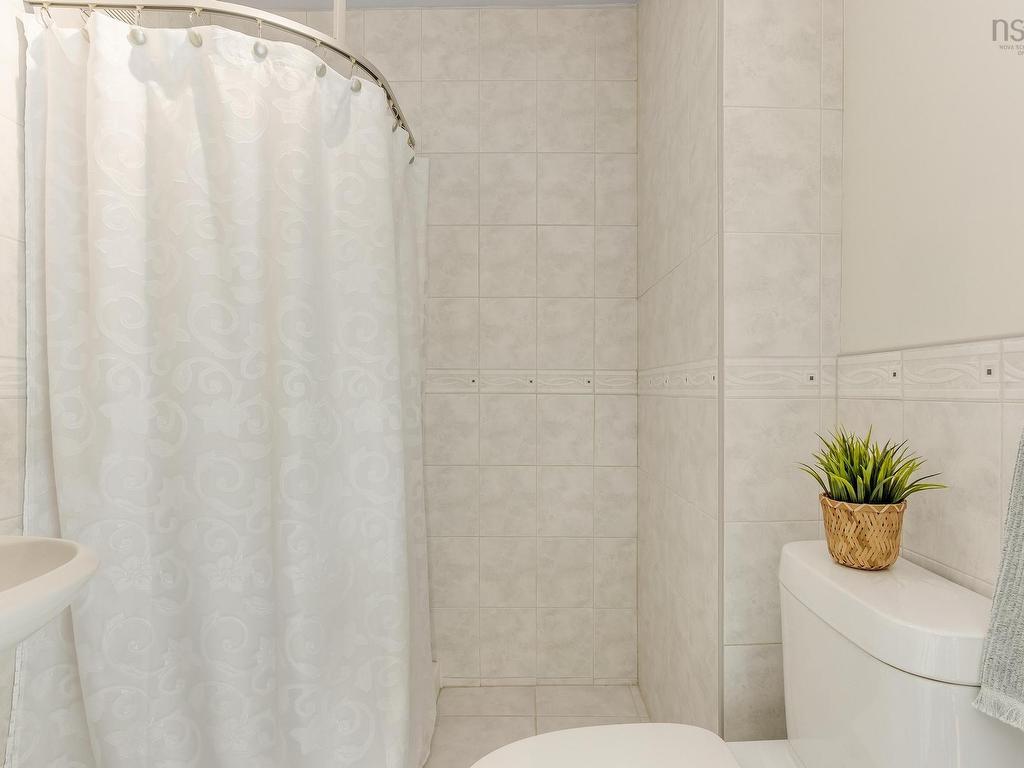 












395 Waverley Road

,
Dartmouth,




NS
B2X 2E7

