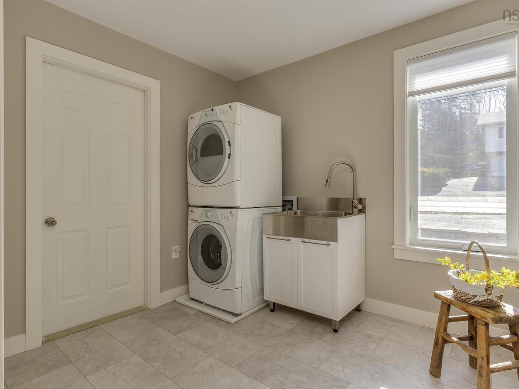 












395 Waverley Road

,
Dartmouth,




NS
B2X 2E7


