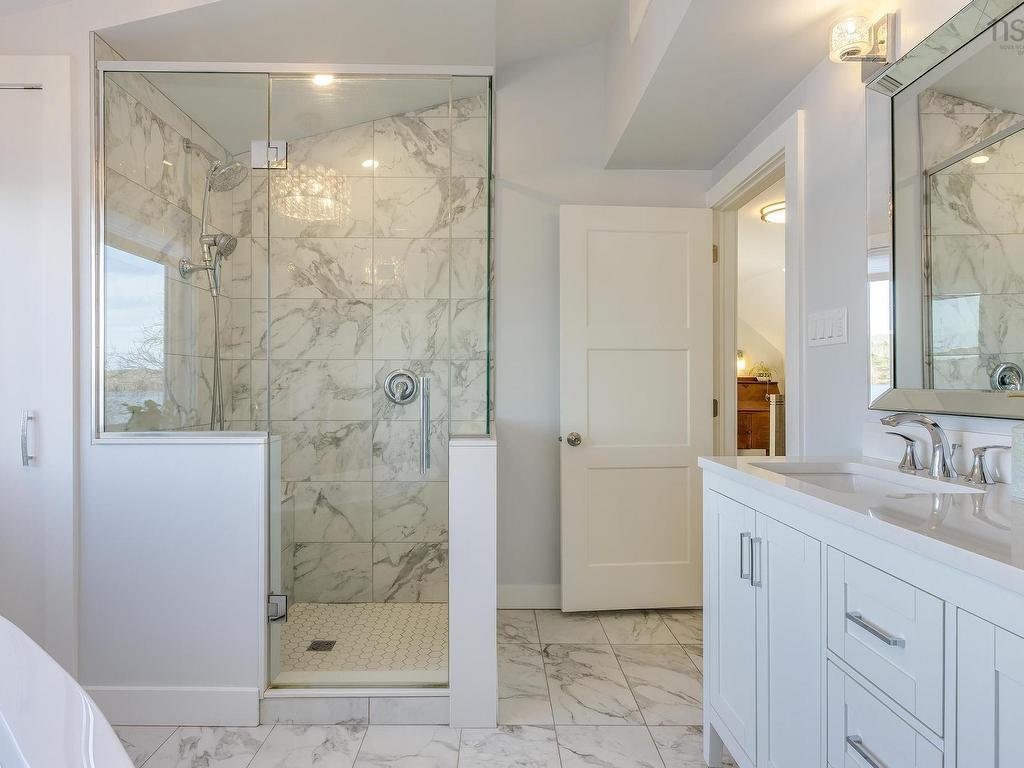 












395 Waverley Road

,
Dartmouth,




NS
B2X 2E7

