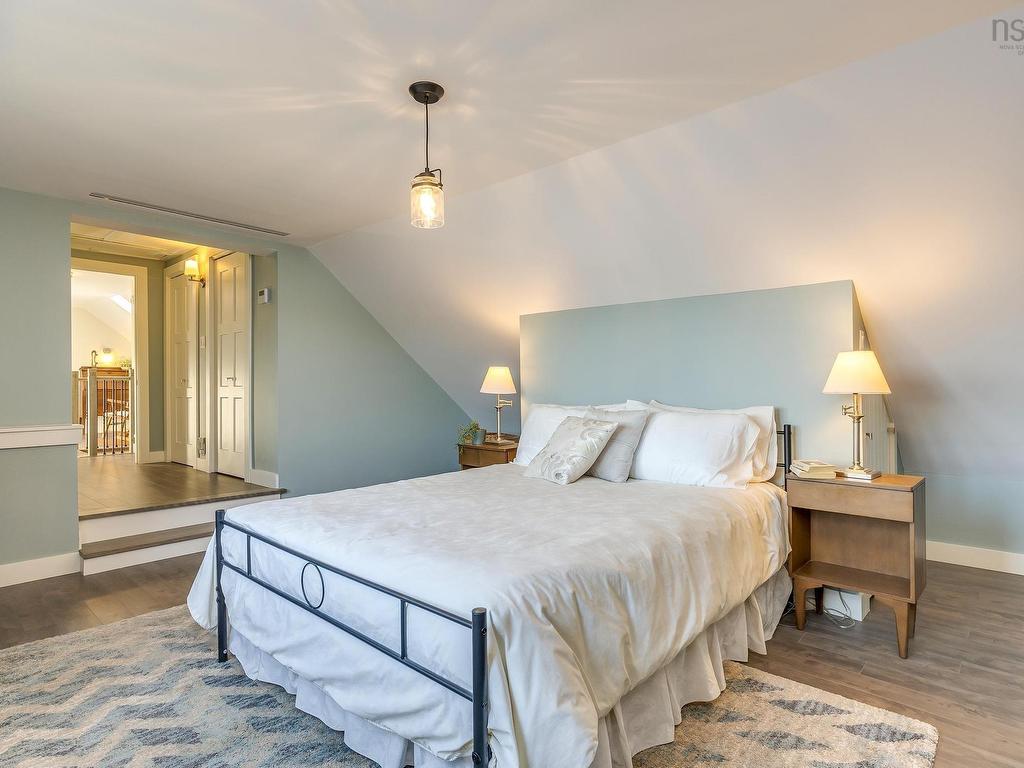 












395 Waverley Road

,
Dartmouth,




NS
B2X 2E7

