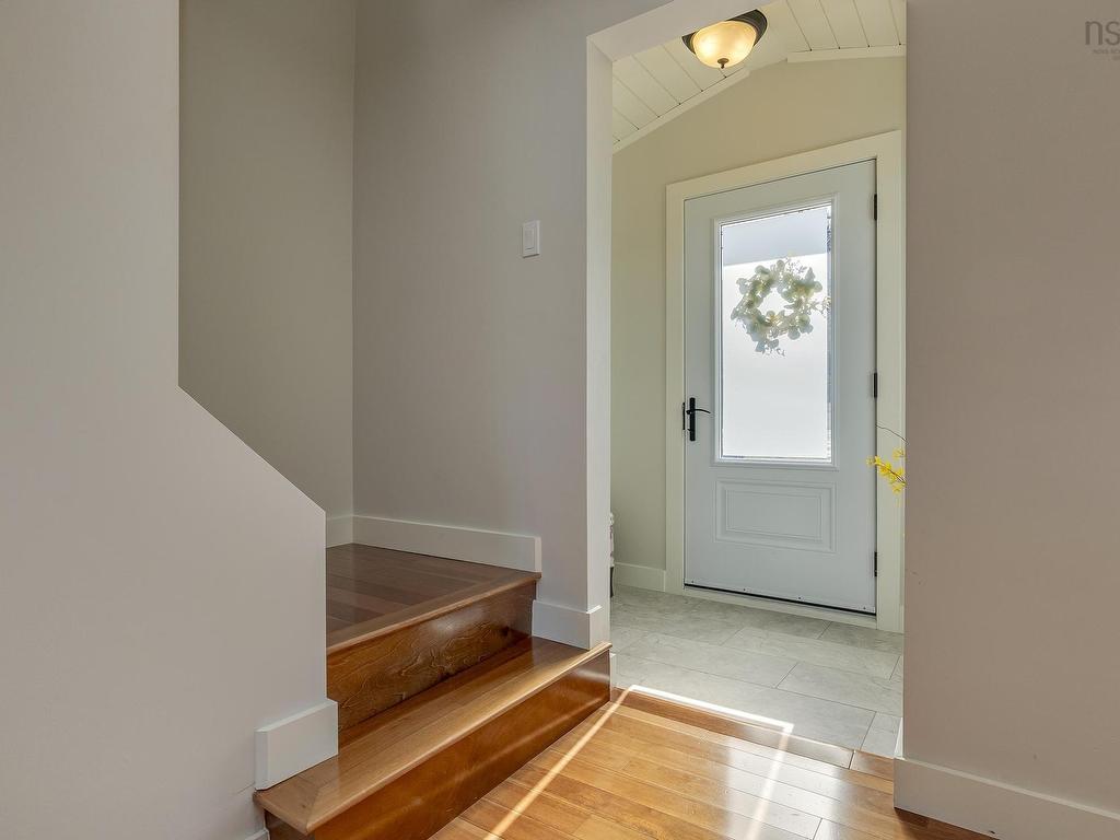 












395 Waverley Road

,
Dartmouth,




NS
B2X 2E7

