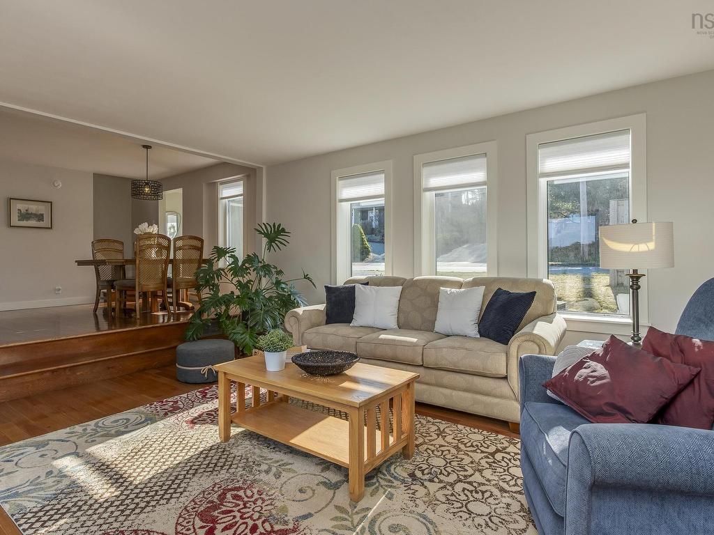 












395 Waverley Road

,
Dartmouth,




NS
B2X 2E7

