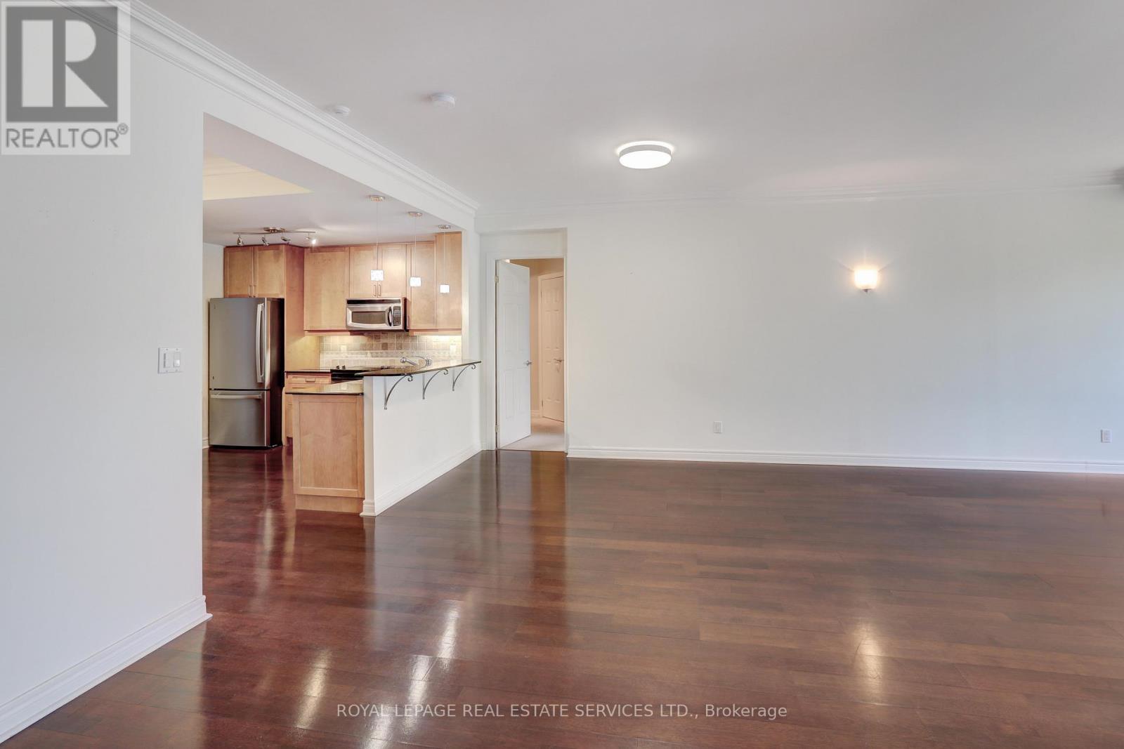 












303 - 3085 BLOOR STREET W

,
Toronto,




Ontario
M8X1C8

