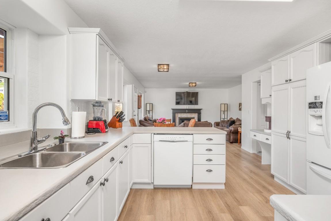 









6733


Foothills

Drive,
Vernon,




BC
V1B 2Y2

