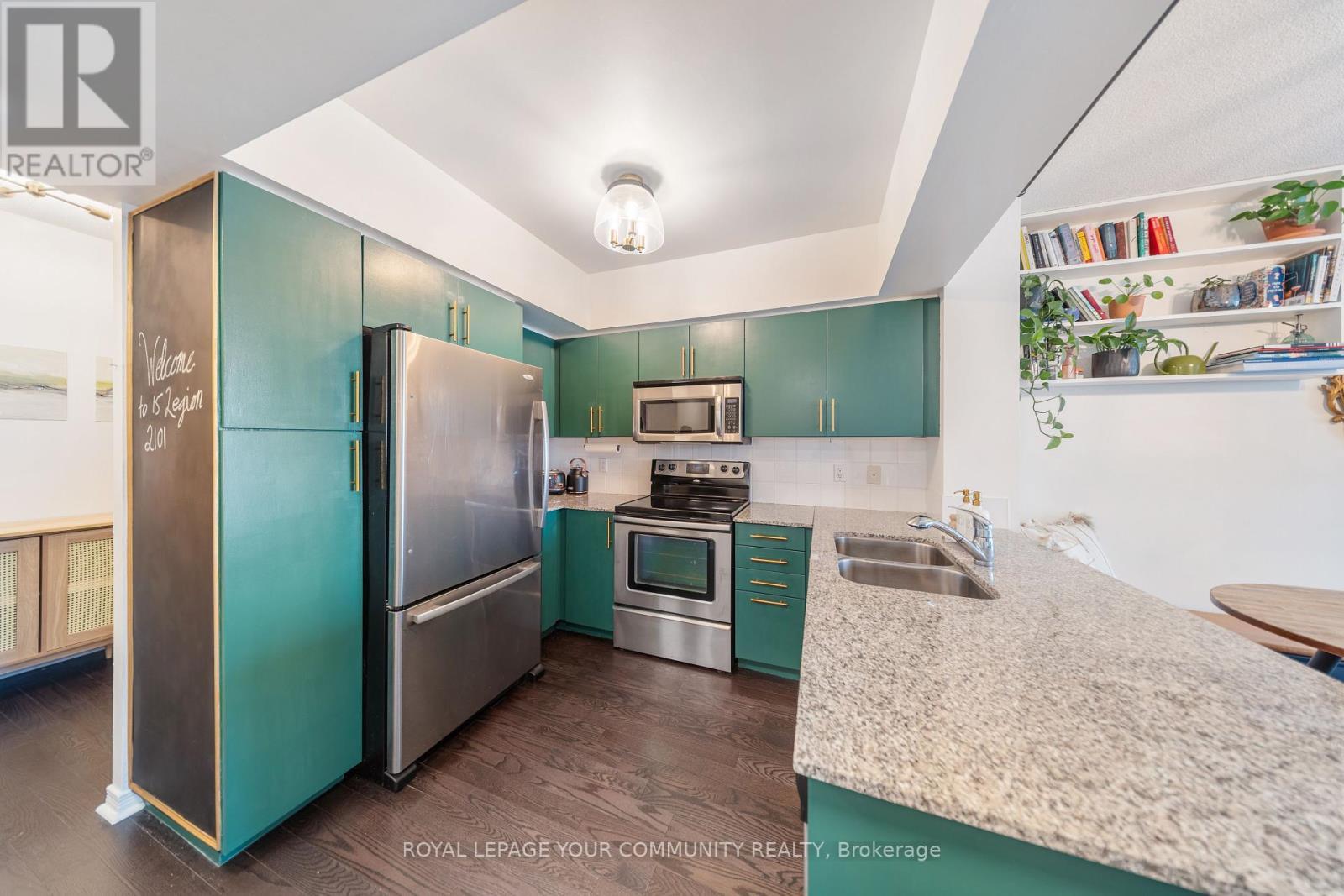 












2101 - 15 LEGION ROAD

,
Toronto,




Ontario
M8V0A9

