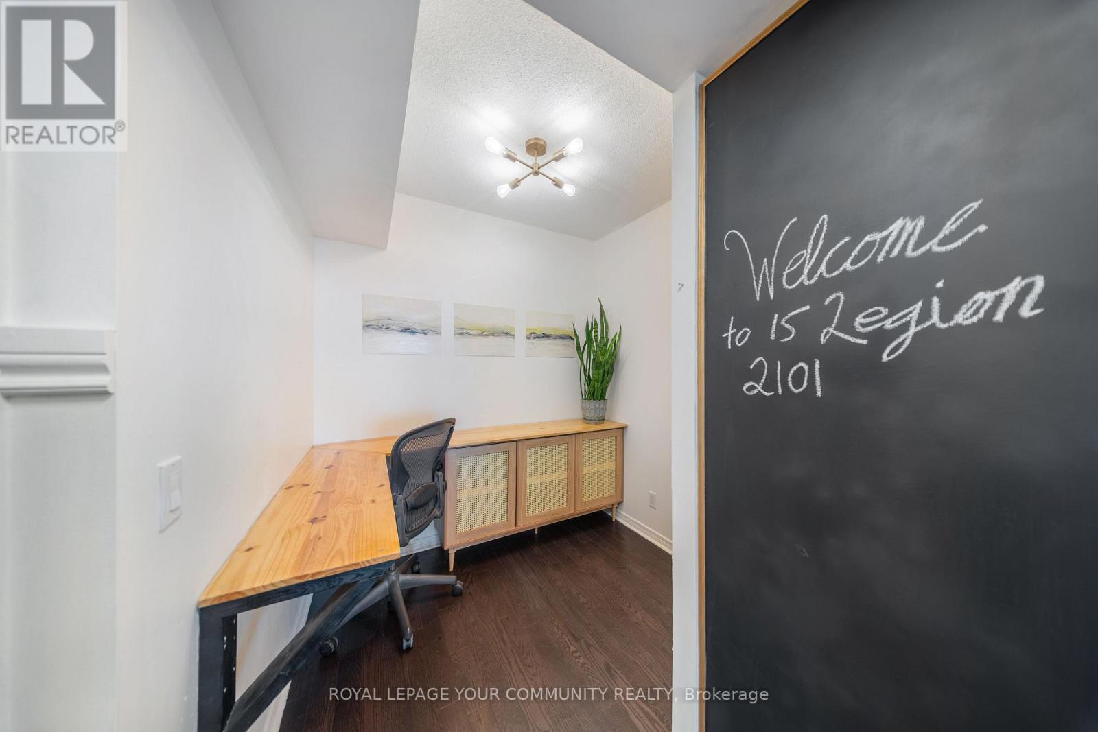 












2101 - 15 LEGION ROAD

,
Toronto,




Ontario
M8V0A9

